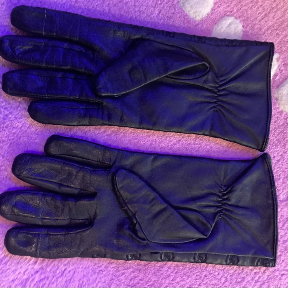 NWOT Michael Kors Embroidered MK Logo Quilted Black Leather Women’s Gloves